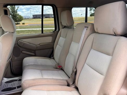 Used 2007 Ford Explorer XLT AWD/4WD image 27