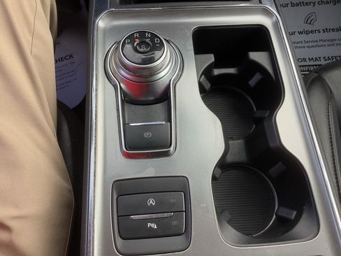 Used 2022 Ford Edge Titanium w/ Equipment Group 301A AWD/4WD image 19