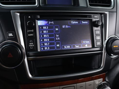 Used 2013 Toyota Highlander Limited image 12