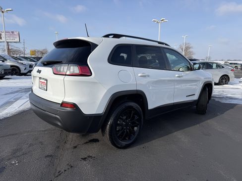 Used 2023 Jeep Cherokee Altitude Lux image 10