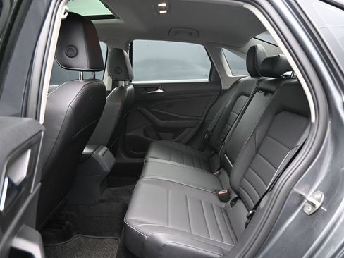 Used 2024 Volkswagen Jetta SE FWD image 24