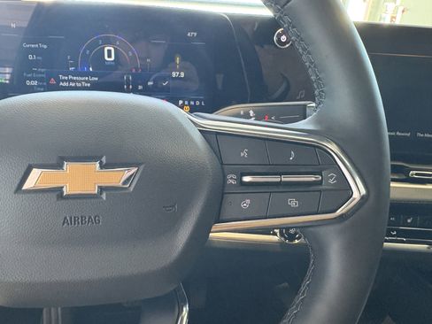 Used 2025 Chevrolet Equinox LT image 11