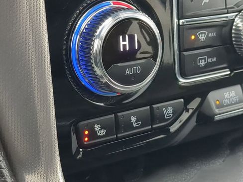 Used 2024 GMC Yukon Denali image 22