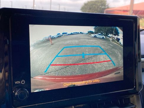 Used 2025 Toyota Corolla SE FWD image 24