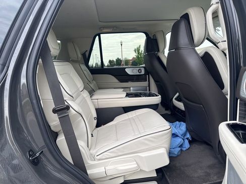 Used 2023 Lincoln Navigator Black Label AWD/4WD image 13