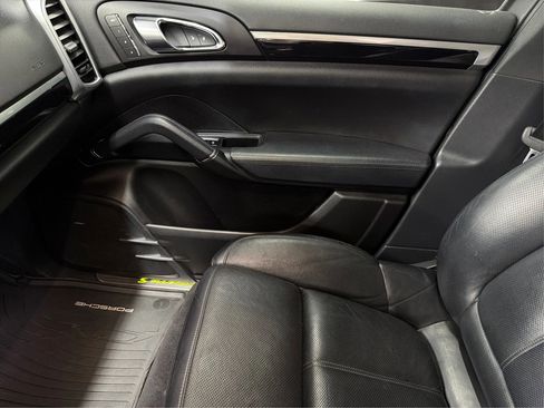 Used 2017 Porsche Cayenne S AWD/4WD image 36