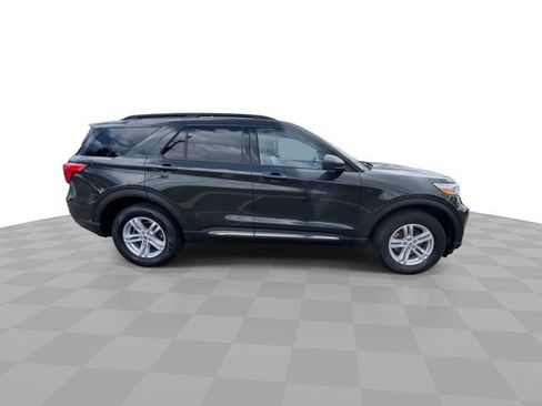 Used 2023 Ford Explorer XLT w/ Equipment Group 202A AWD/4WD image 3