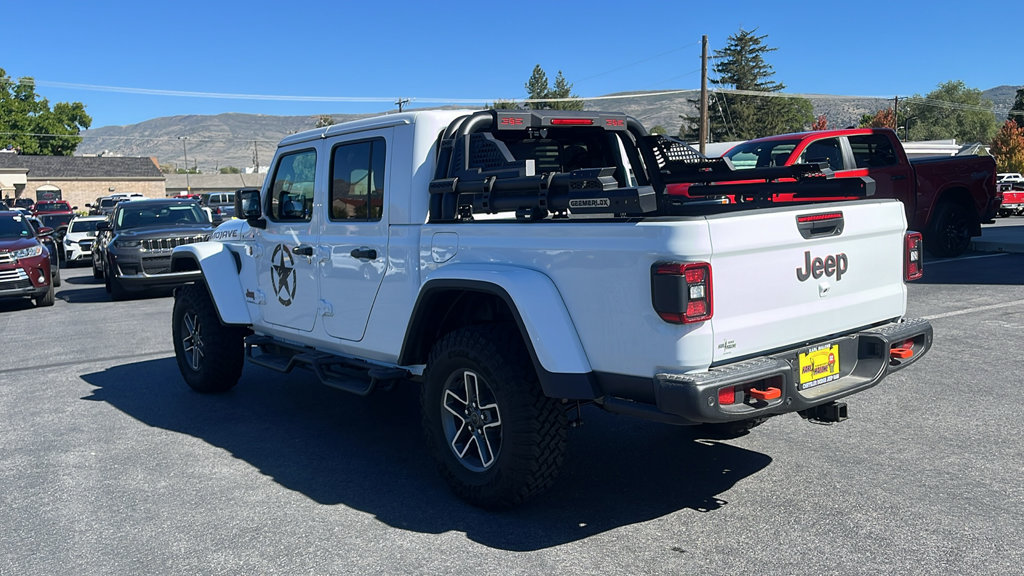 Used 2026 Jeep Gladiator Mojave AWD/4WD image 7