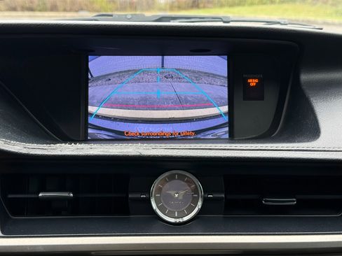 Used 2013 Lexus ES 300h image 20