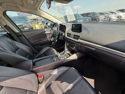 Used 2018 MAZDA MAZDA3 Touring FWD image 25