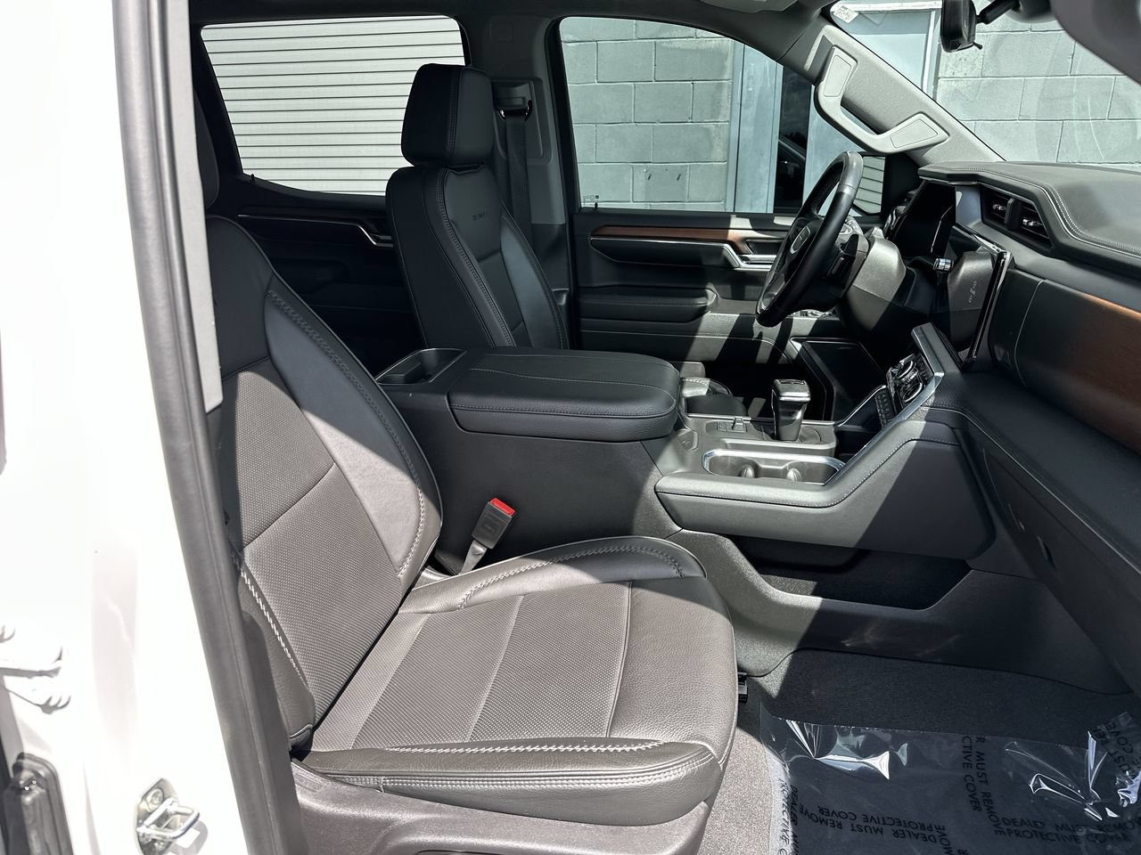 Used 2024 GMC Sierra 1500 Denali AWD/4WD image 17
