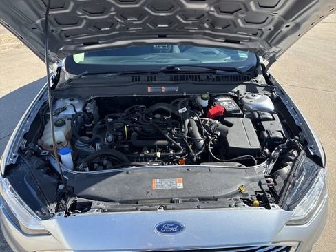 Used 2020 Ford Fusion SE image 10