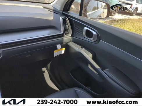 New 2025 Kia Sorento S w/ Panoramic Sunroof Package image 15