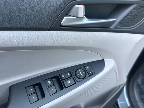 Used 2016 Hyundai Tucson SE w/ Option Group 02 AWD/4WD image 16