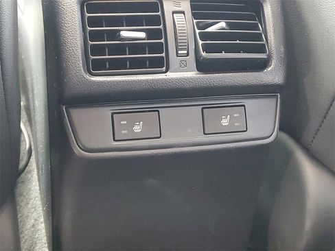 Used 2016 Subaru Legacy 2.5i Limited image 13