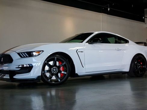 Used 2016 Ford Mustang Shelby GT350R w/ GT350R Equipment Group 920A RWD image 91