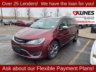 Used 2017 Chrysler Pacifica Limited w/ UConnect Theater Package