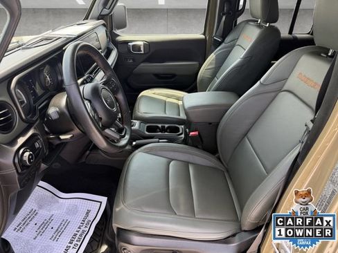 Used 2025 Jeep Gladiator Mojave AWD/4WD image 19