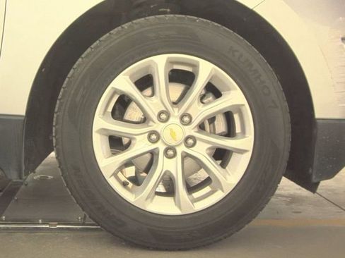 Used 2018 Chevrolet Equinox LT FWD image 22