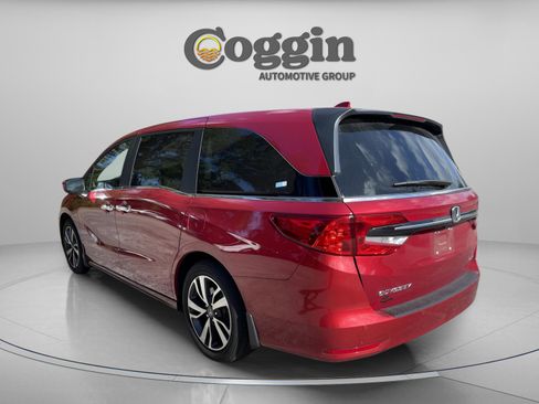 Certified 2024 Honda Odyssey Touring image 3