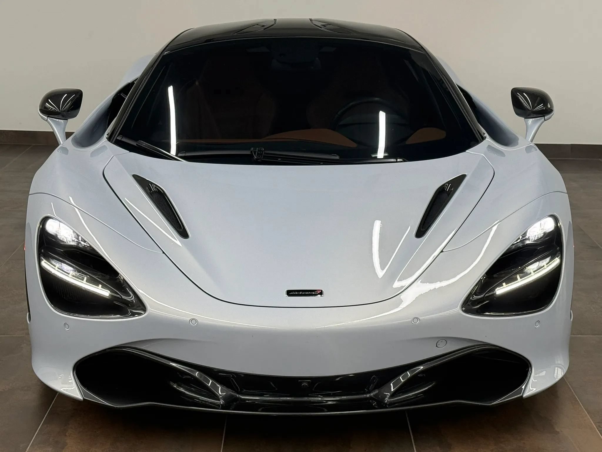 Used 2018 McLaren 720S RWD image 17