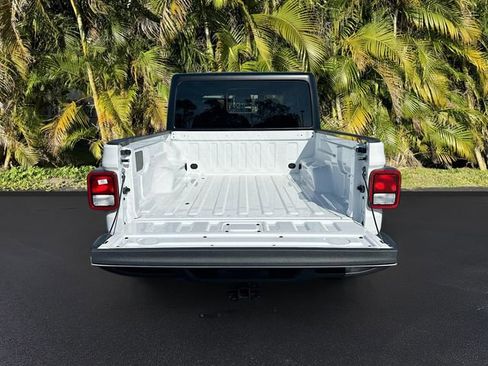 New 2026 Jeep Gladiator Sport image 5