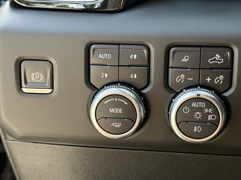 Used 2023 GMC Sierra 1500 Denali Ultimate AWD/4WD image 25