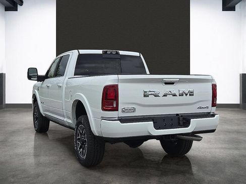 Used 2025 RAM 2500 Limited AWD/4WD image 7