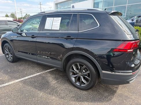 Certified 2023 Volkswagen Tiguan SE FWD image 7