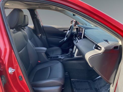 Certified 2024 Toyota Corolla Cross XLE w/ Convenience Package FWD image 15