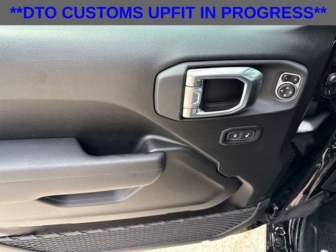Used 2026 Jeep Wrangler Unlimited Sport AWD/4WD image 16