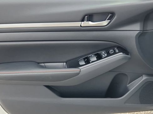 New 2025 Nissan Altima 2.5 SR w/ SR Premium Package image 9