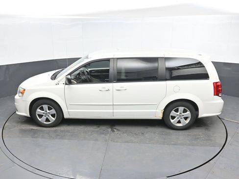 Used 2013 Dodge Grand Caravan SE image 19
