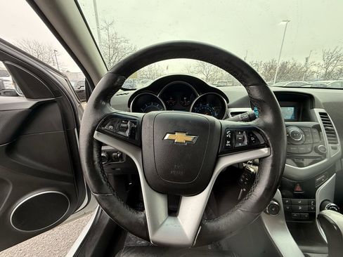 Used 2011 Chevrolet Cruze LT image 14