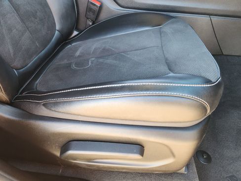 Used 2025 Jeep Grand Cherokee 4WD image 28