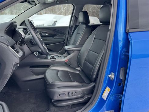 Used 2024 GMC Terrain SLT image 15