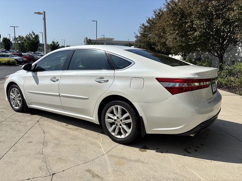 Used 2015 Toyota Avalon XLE Premium FWD image 7