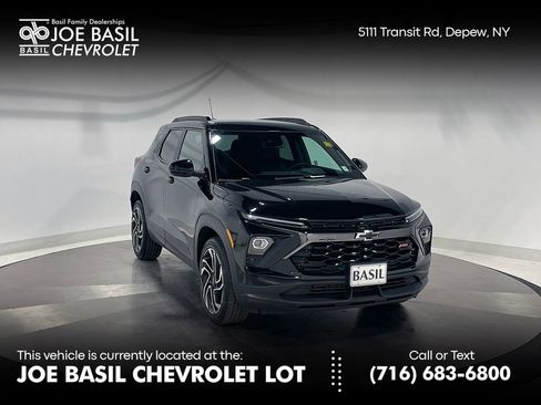 Used 2025 Chevrolet TrailBlazer RS w/ Convenience Package AWD/4WD image 1