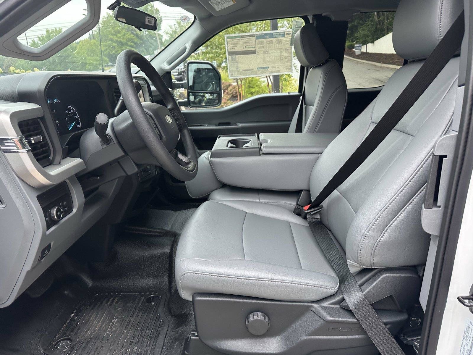 New 2025 Ford F350 XL w/ XL Chrome Package AWD/4WD image 9
