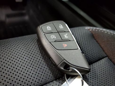 New 2025 Chevrolet Equinox EV RS image 33