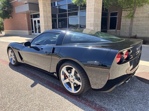 Used 2008 Chevrolet Corvette Coupe w/ Preferred Equipment Group RWD image 3