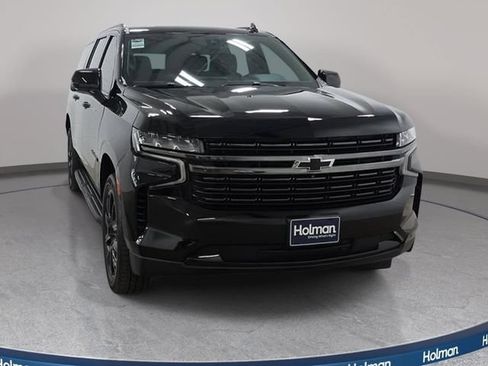Used 2022 Chevrolet Suburban RST w/ Luxury Package AWD/4WD image 3