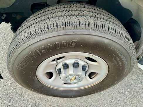 Used 2022 Chevrolet Express 3500 w/ Driver Convenience Package image 19