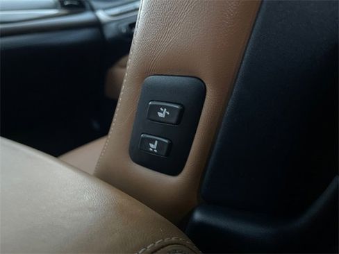 Used 2017 Lexus LS 460 AWD w/ Comfort Package image 27