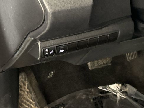 Used 2024 Toyota Corolla LE FWD image 12