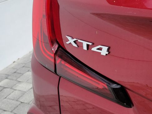 Used 2024 Cadillac XT4 Luxury FWD image 7