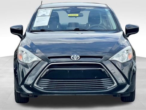 Used 2018 Toyota Yaris iA FWD image 3