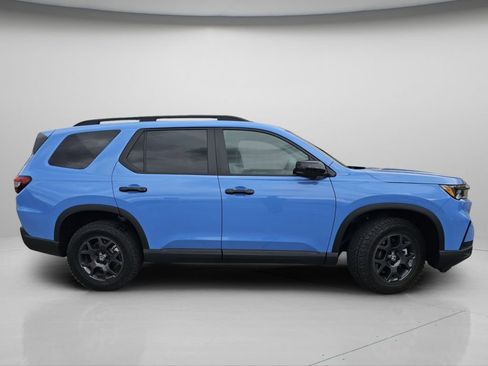Certified 2025 Honda Pilot TrailSport image 31