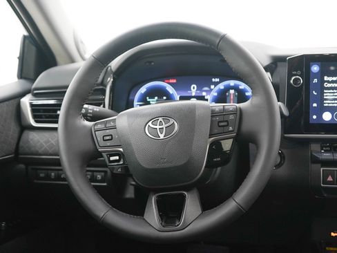 Used 2026 Toyota Camry XLE w/ Premium Plus Package AWD/4WD image 15