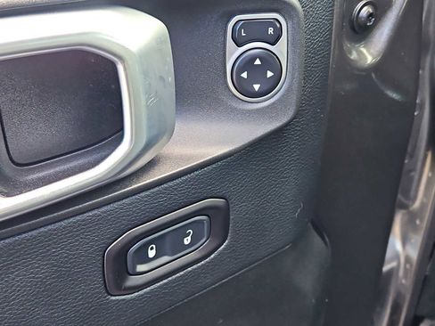 Used 2019 Jeep Wrangler Unlimited Sahara w/ Quick Order Package 24M Moab image 25